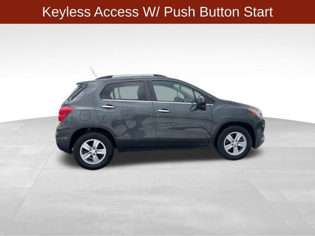 Used 2017 Chevrolet Trax LT w/ LT Convenience Package image 8