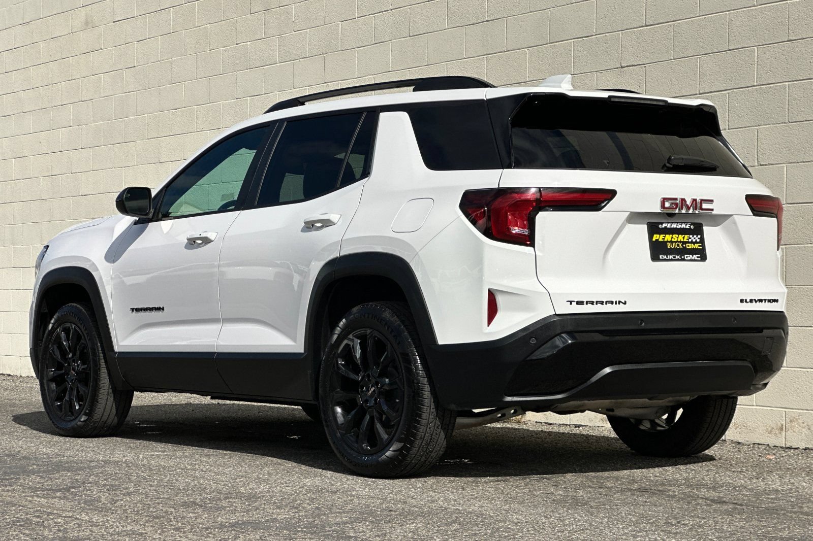 Used 2026 GMC Terrain Elevation w/ Elevation Premium Package FWD image 6