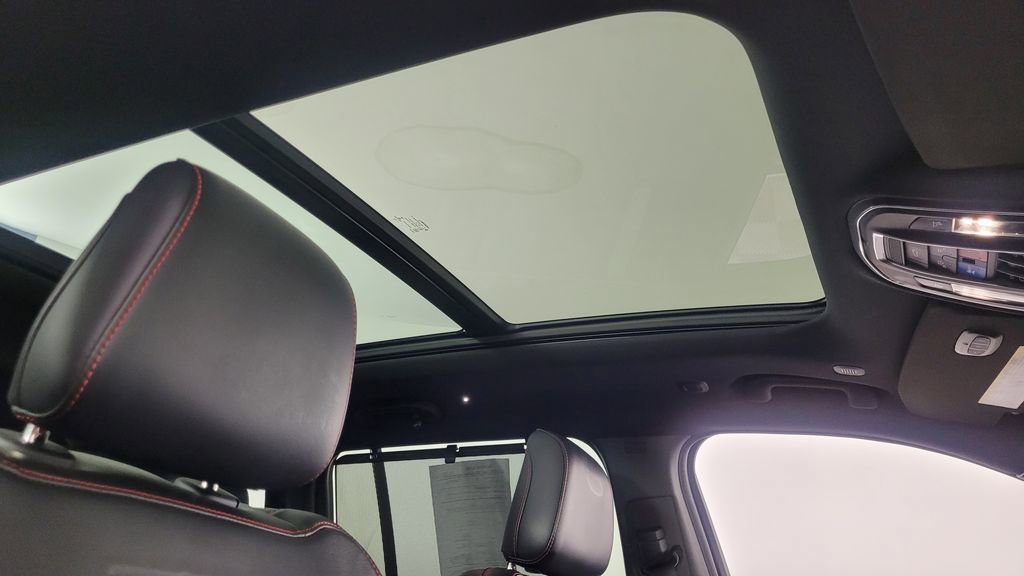 Used 2022 Jeep Grand Cherokee Trailhawk w/ Luxury Tech Group III image 40