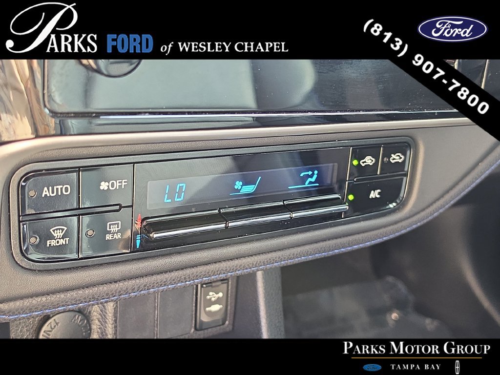Used 2017 Toyota Corolla SE FWD image 23