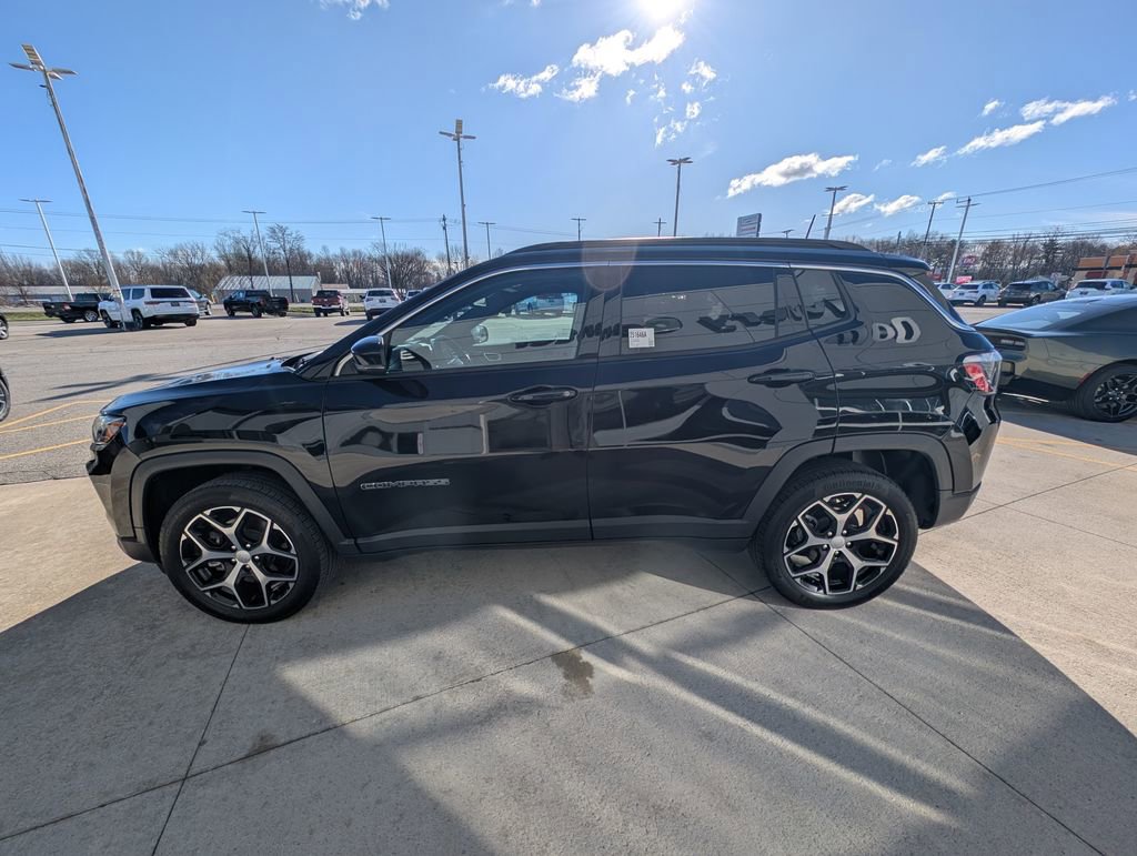 Used 2024 Jeep Compass Limited image 7