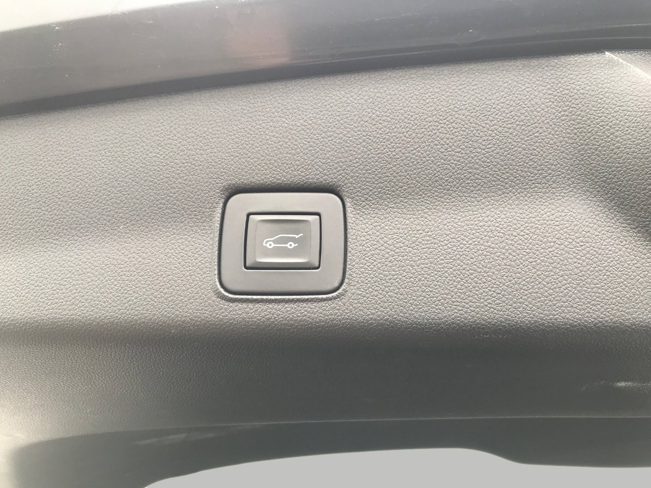 Certified 2023 Chevrolet TrailBlazer RS w/ Sun and Liftgate Package image 14
