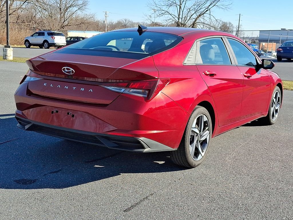 Used 2023 Hyundai Elantra SEL w/ Convenience Package image 6