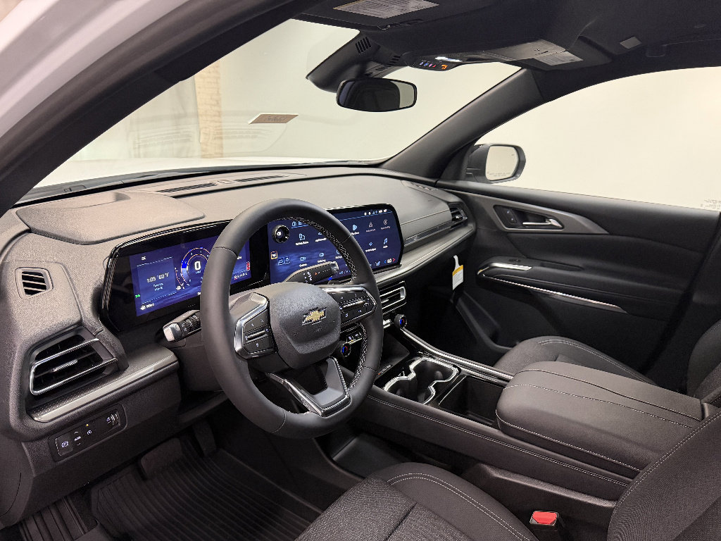 New 2026 Chevrolet Traverse LT w/ LPO, Floor Liner Package FWD image 24