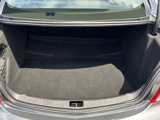 Used 2011 Buick Regal CXL image 19