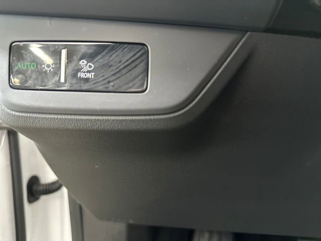 Used 2022 Audi e-tron GT Premium Plus image 17