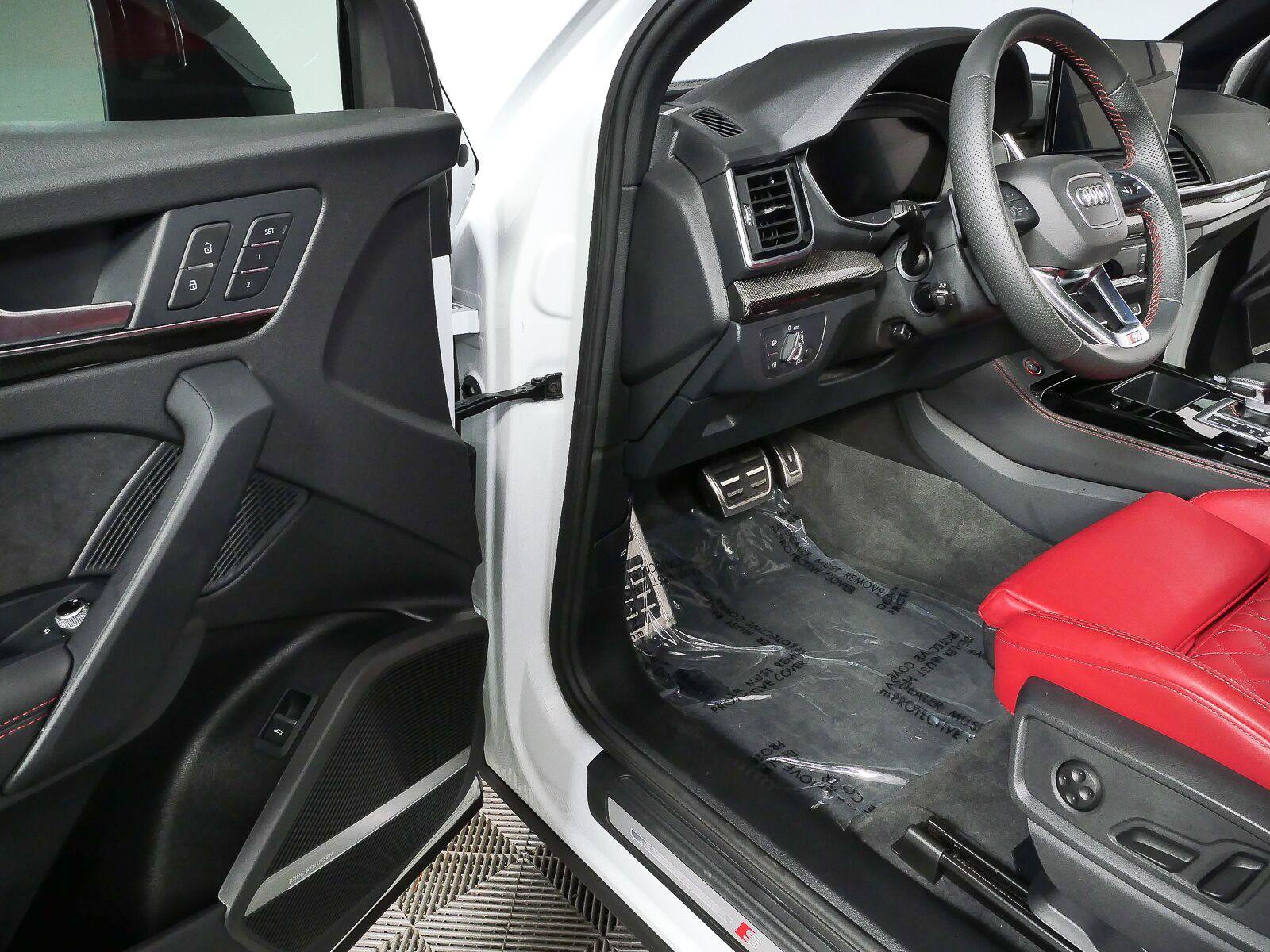 Used 2024 Audi SQ5 Premium Plus w/ S Sport Package AWD/4WD image 10