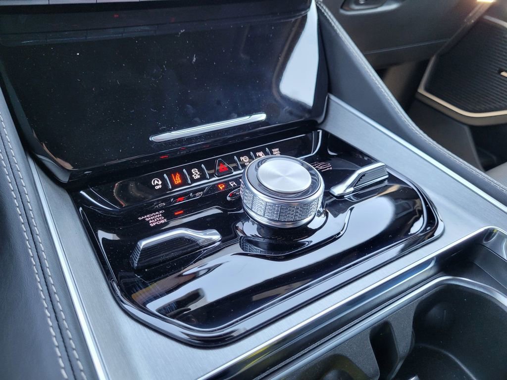 New 2025 Jeep Wagoneer L Series II w/ Convenience Group I image 16