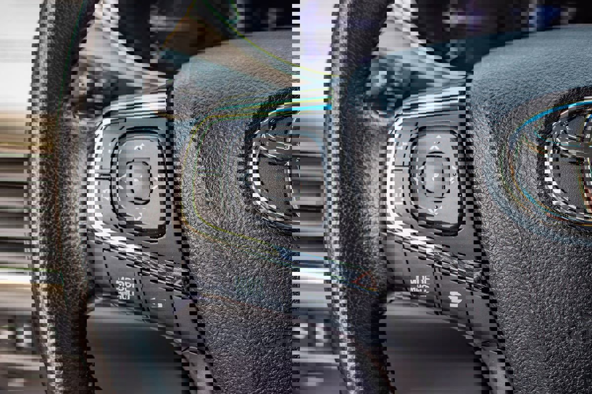 Used 2013 Toyota Avalon XLE image 23