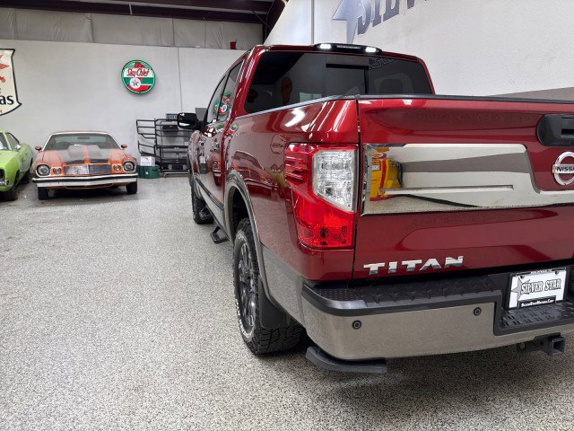 Used 2018 Nissan Titan Platinum Reserve w/ Platinum Utility Package image 9