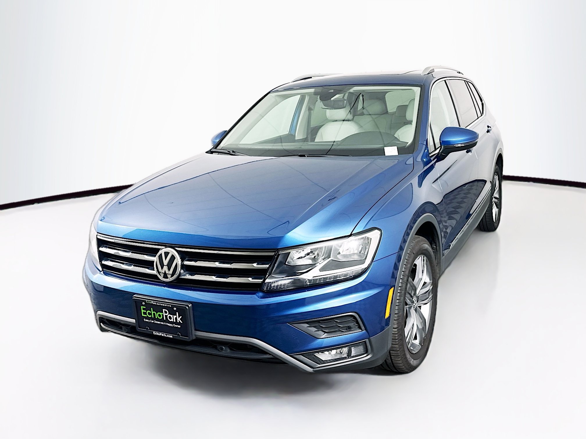 Used 2020 Volkswagen Tiguan SEL FWD image 3