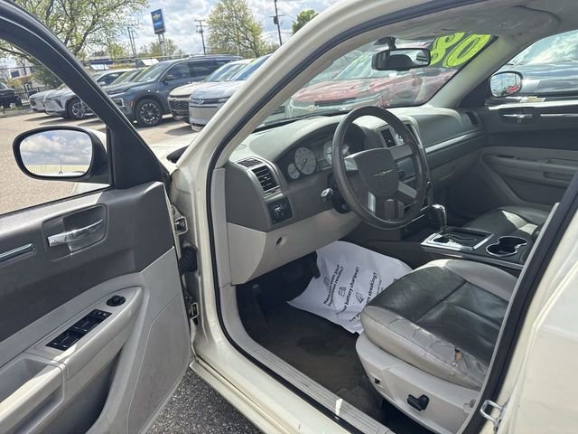 Used 2008 Chrysler 300 Touring RWD image 12