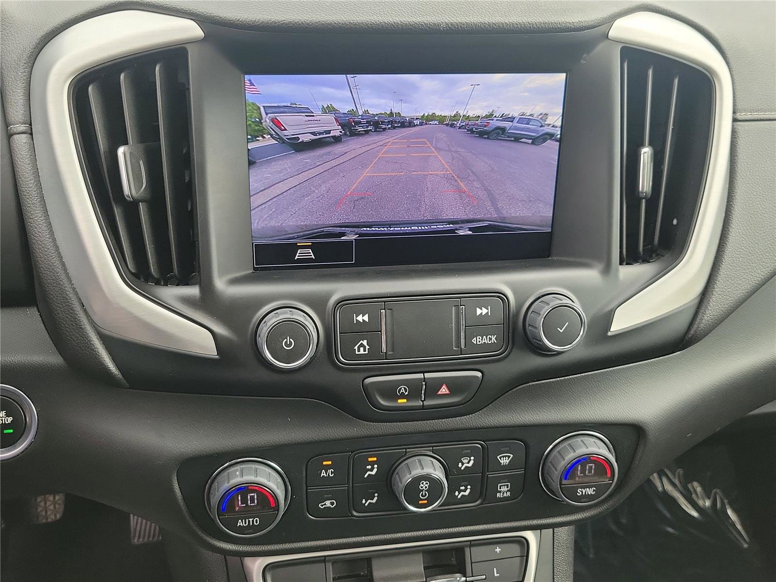 Used 2022 GMC Terrain SLT image 30