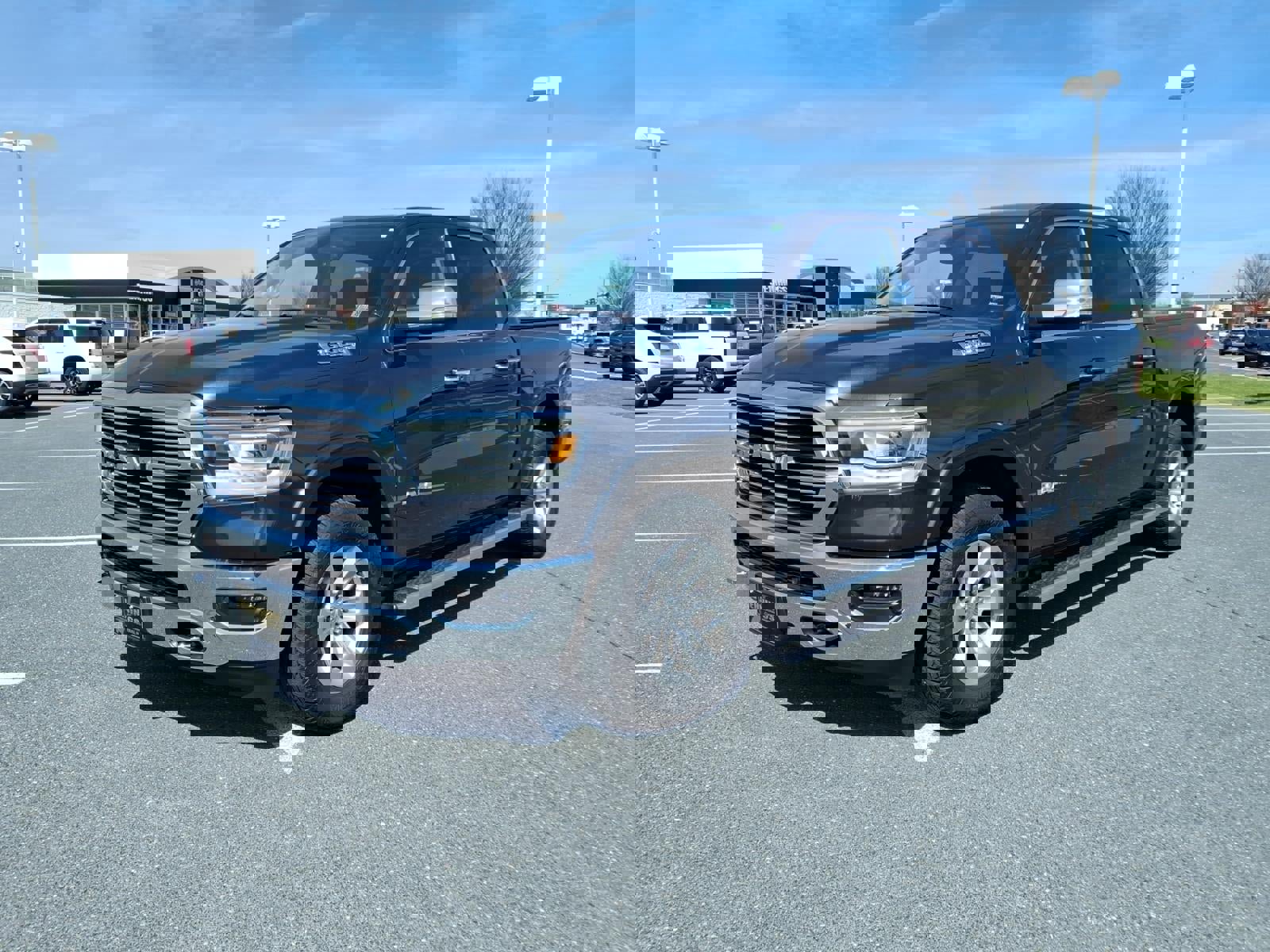 Used 2019 RAM 1500 Laramie AWD/4WD image 1