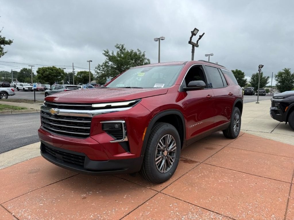 New 2026 Chevrolet Traverse LT w/ Driver Confidence Package FWD image 3