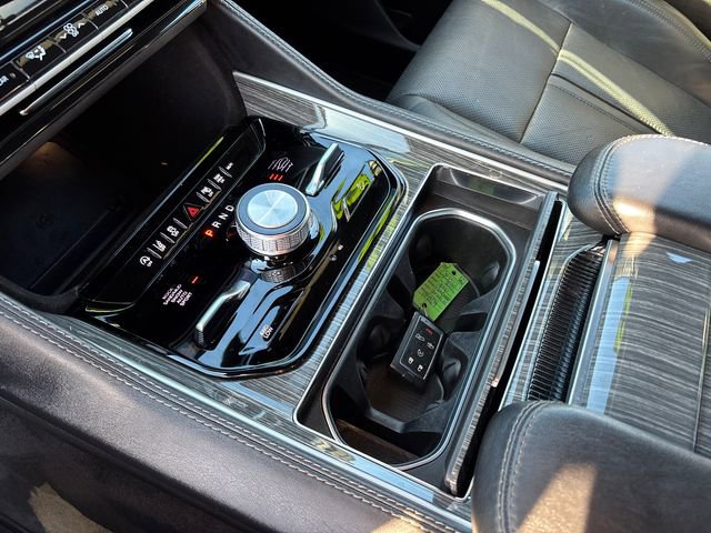 Used 2022 Jeep Wagoneer Series III w/ Flexible Seating Group image 26