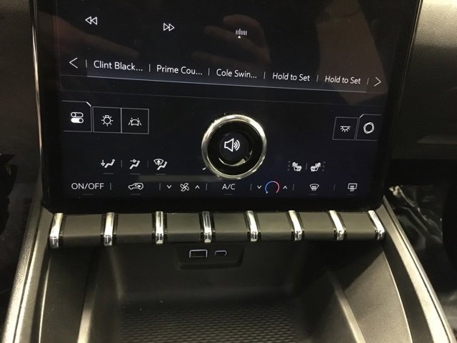 Used 2025 GMC Terrain Elevation image 25