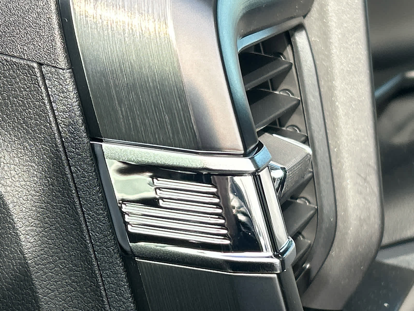 New 2026 Ford F250 Lariat w/ Black Appearance Package image 26