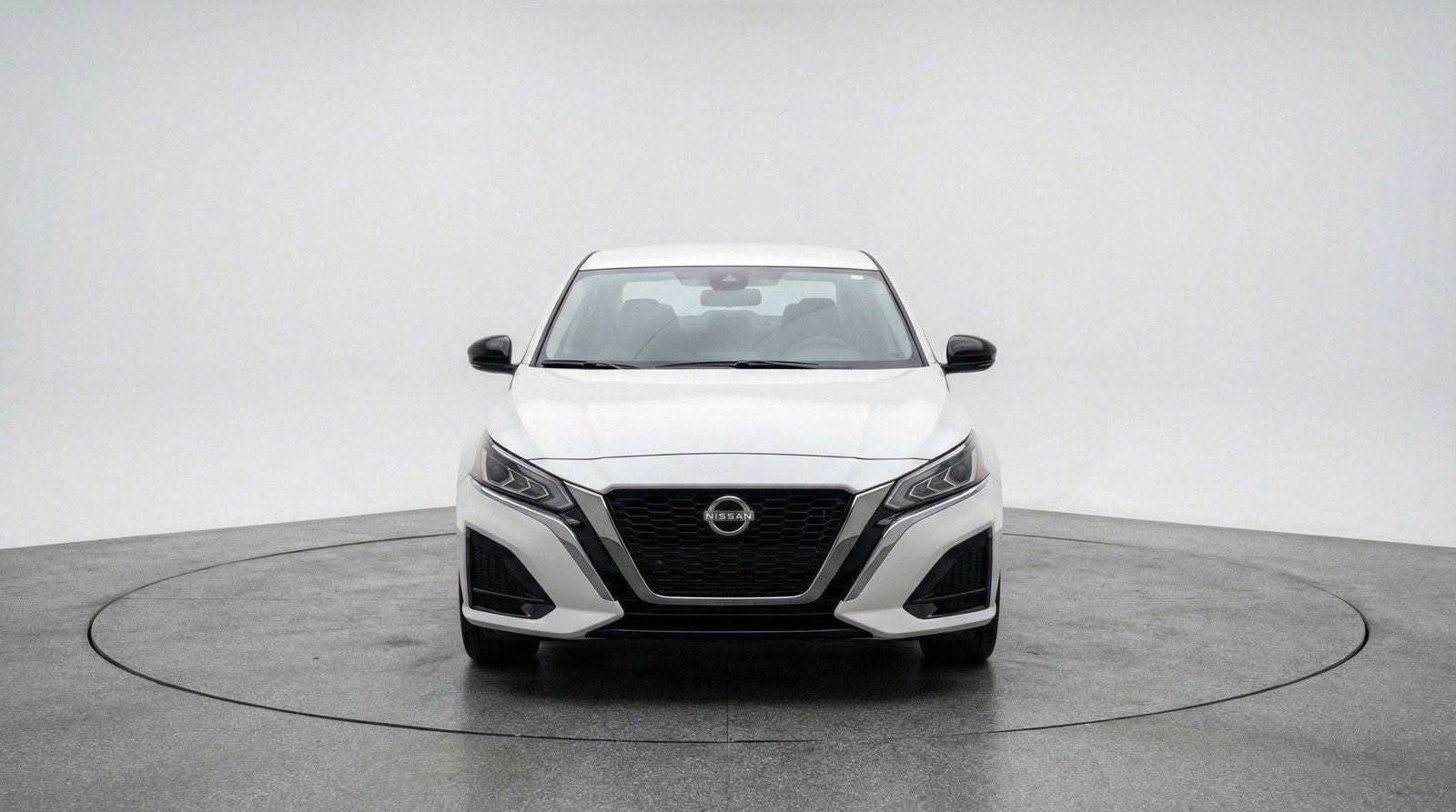 Used 2025 Nissan Altima 2.5 SV image 2