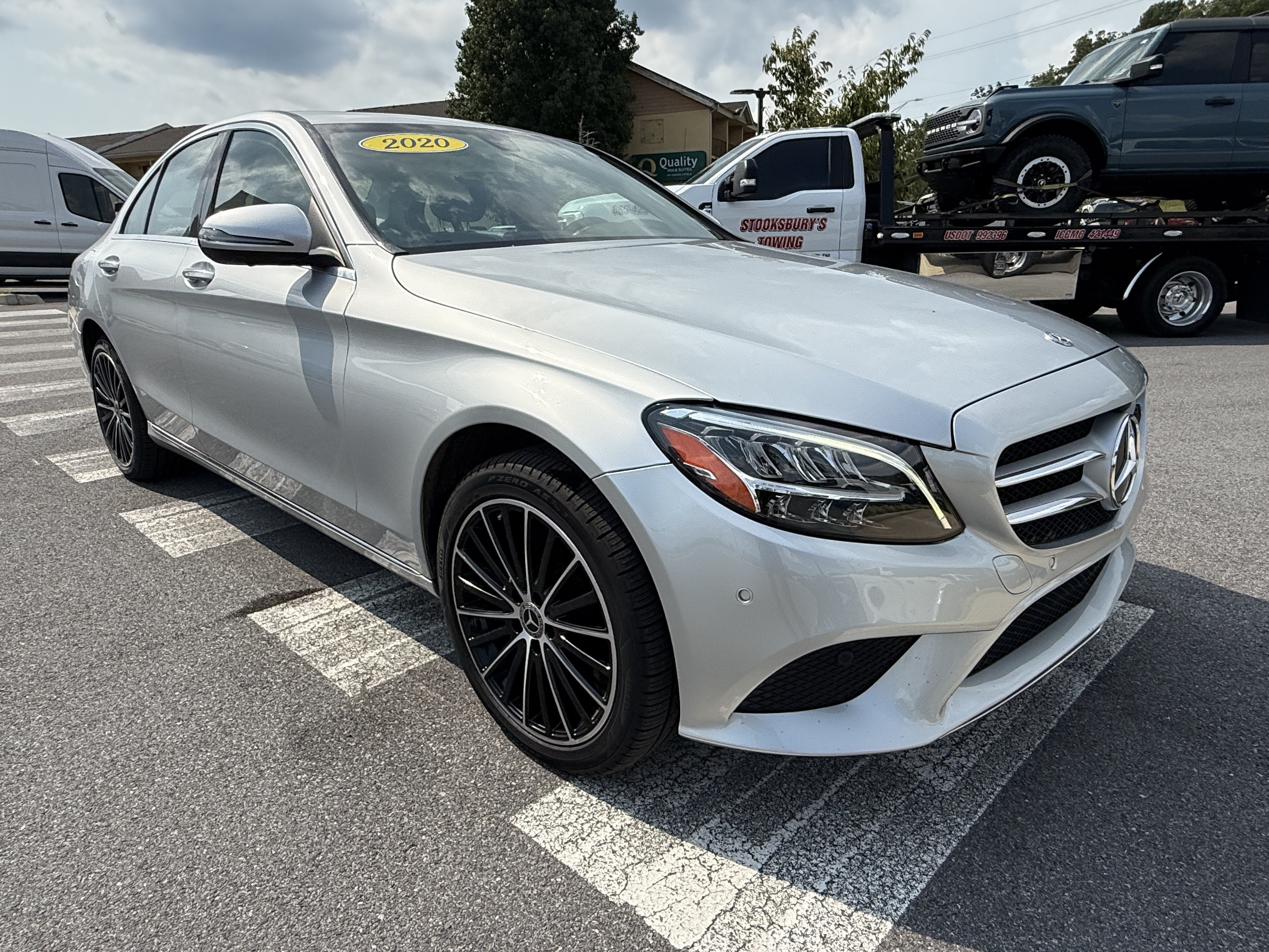Used 2020 Mercedes-Benz C 300 4MATIC Sedan image 3