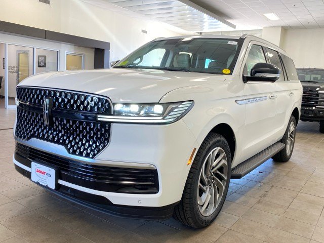 New 2027 Lincoln Navigator Premiere AWD/4WD image 4