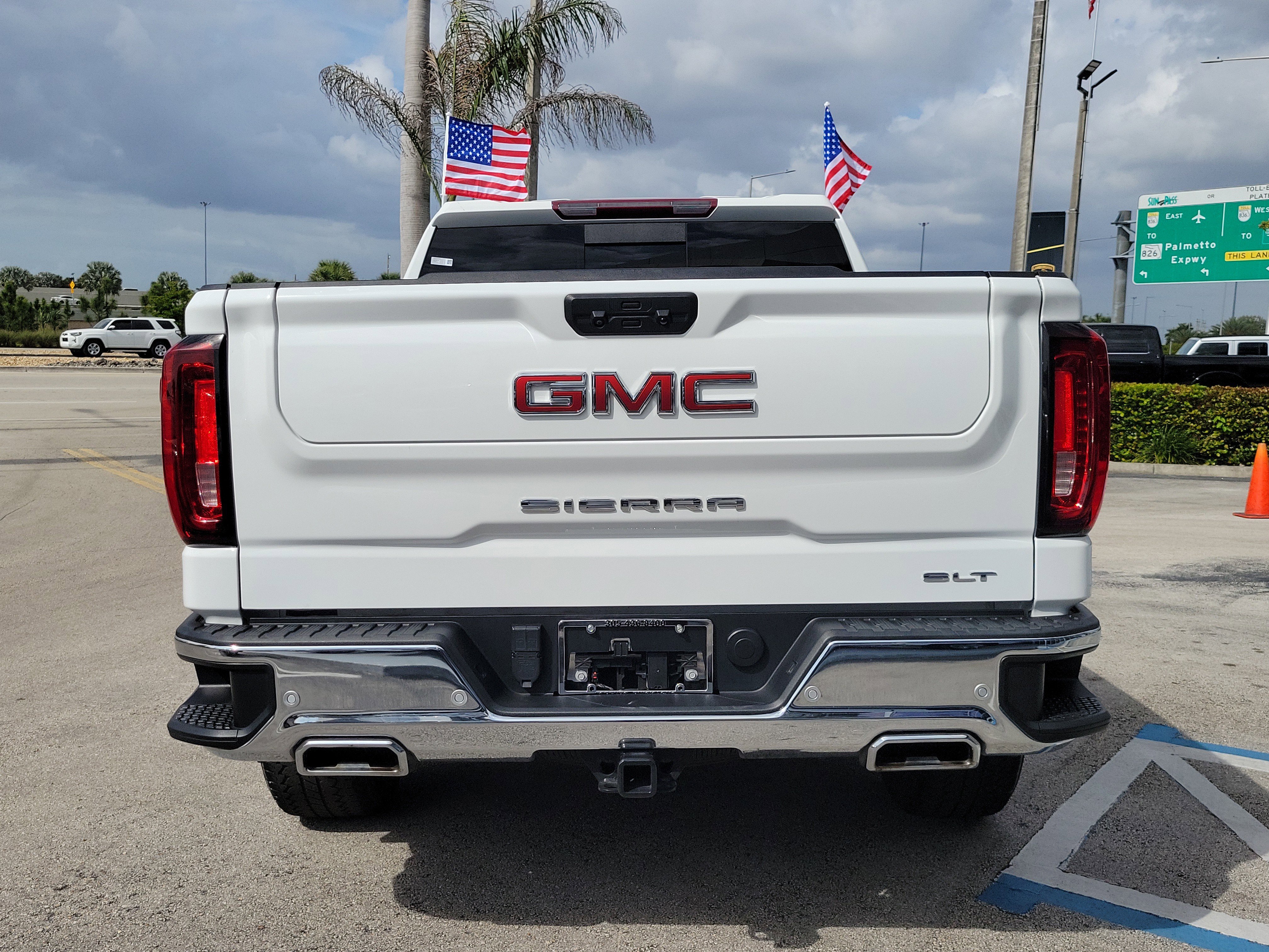 Used 2024 GMC Sierra 1500 SLT w/ SLT Premium Plus Package AWD/4WD image 6