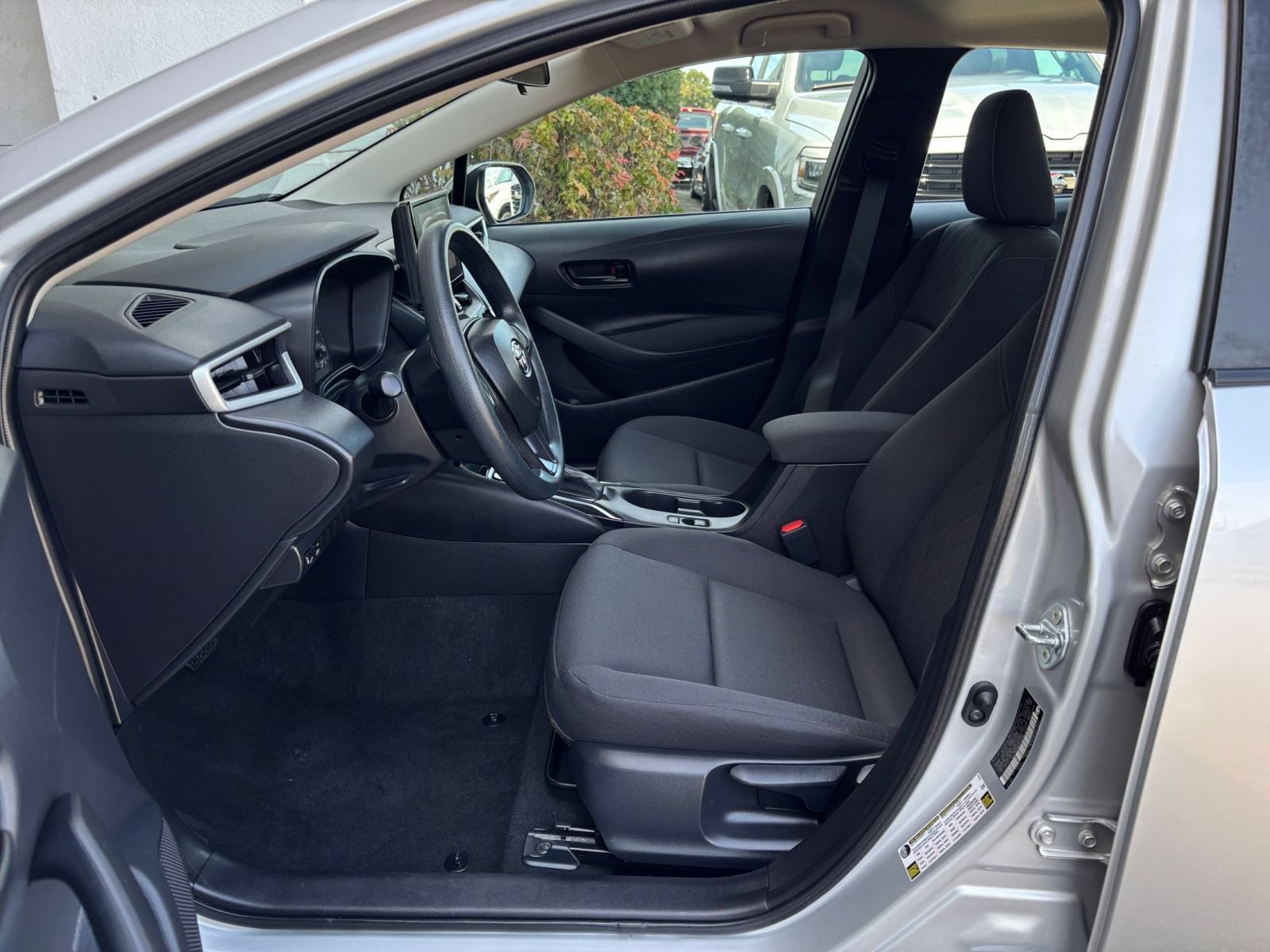 Used 2025 Toyota Corolla LE FWD image 45