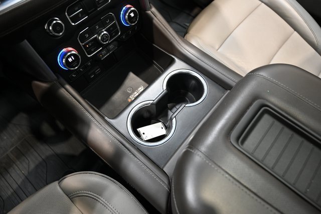 Used 2021 GMC Yukon XL SLT w/ SLT Premium Package image 19