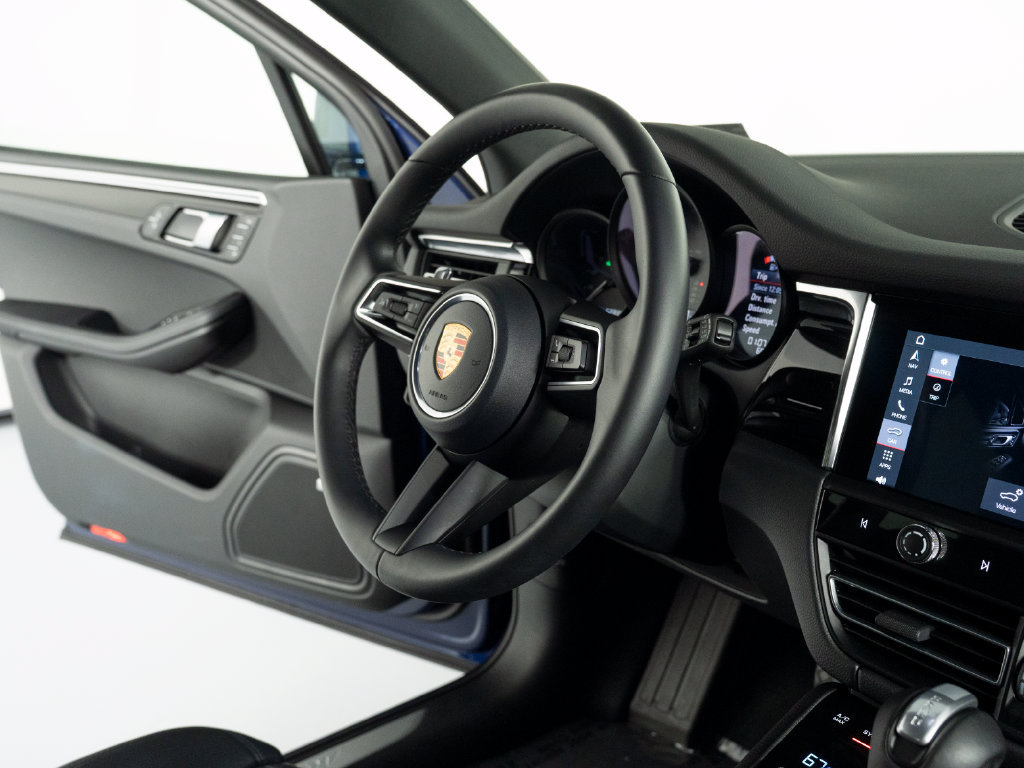 Certified 2026 Porsche Macan S AWD/4WD image 38