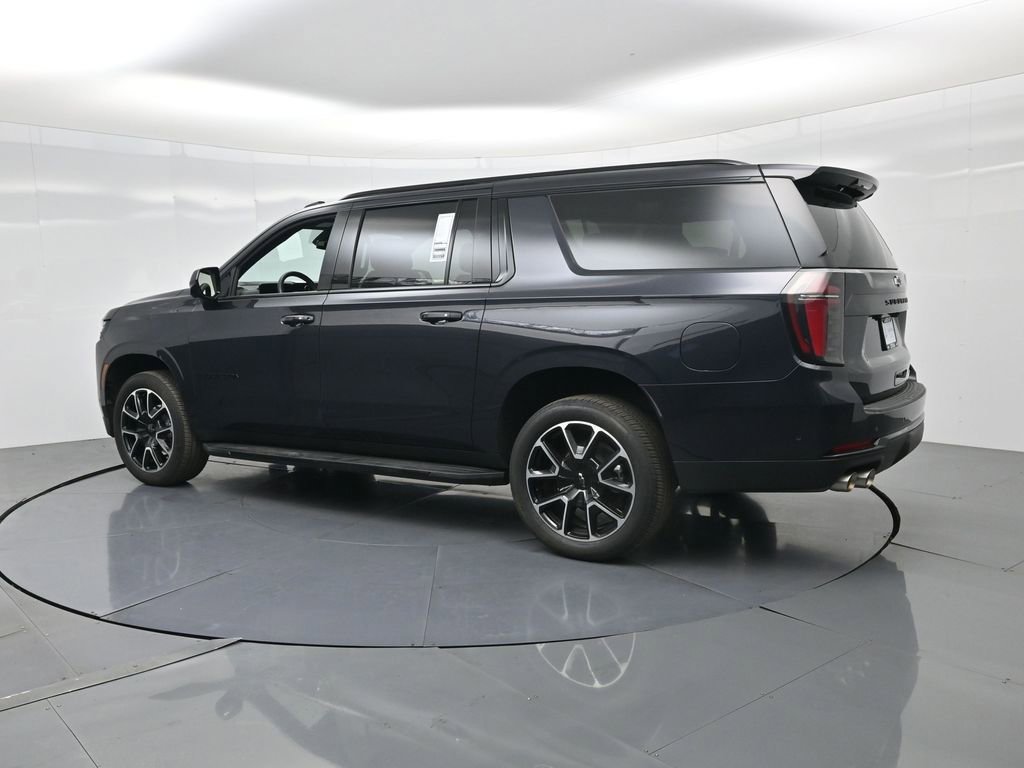 Used 2025 Chevrolet Suburban RST image 5