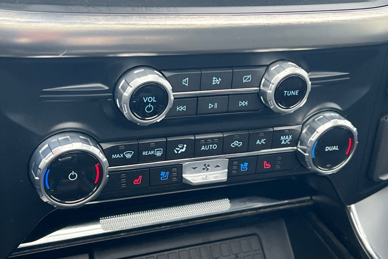 Used 2023 Ford F150 Lariat w/ Equipment Group 502A High image 21