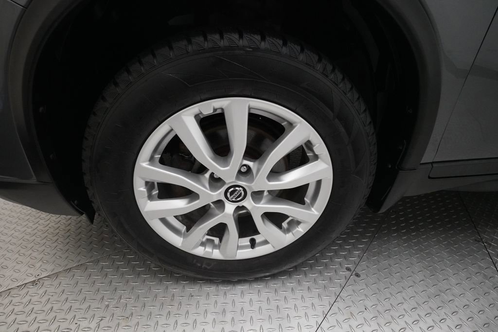 Used 2019 Nissan Rogue SV image 25
