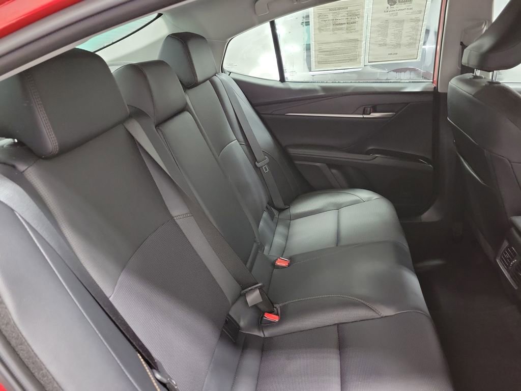 Used 2025 Toyota Camry XLE image 13