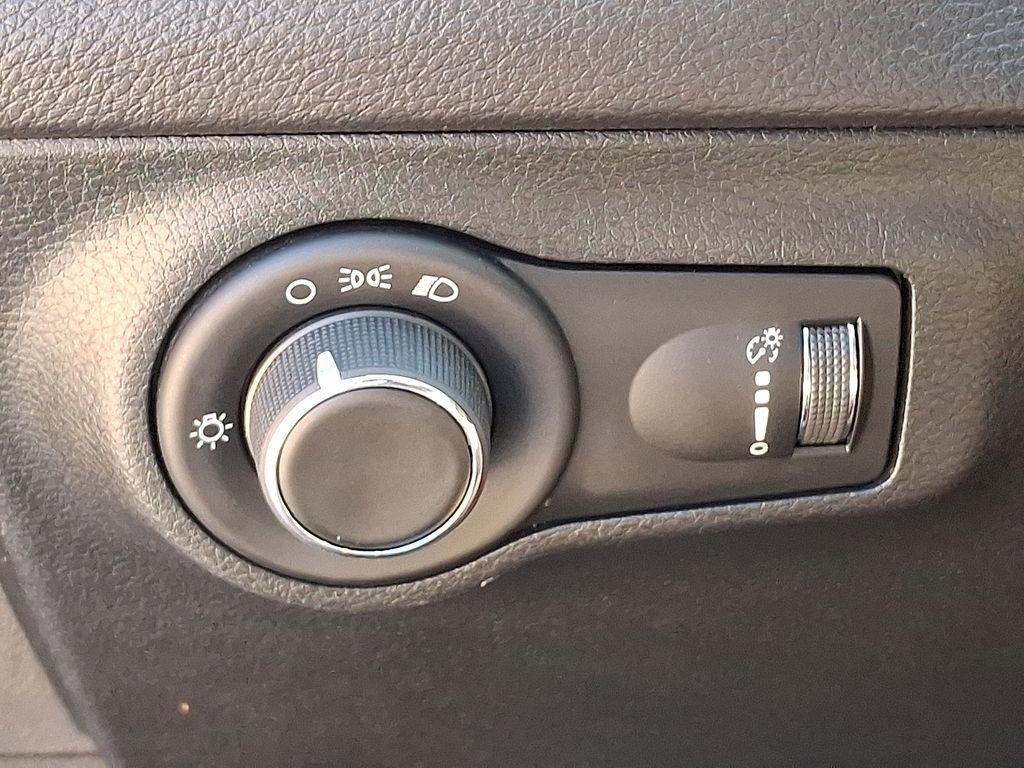 Used 2018 Jeep Compass Sport image 27