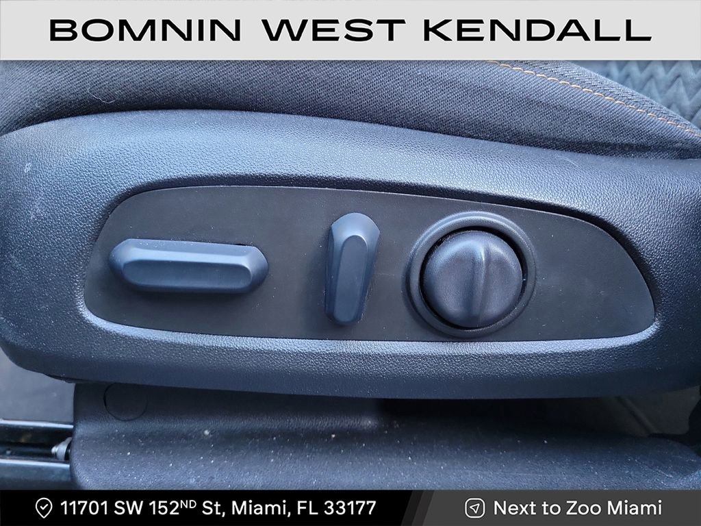 Used 2023 Chevrolet Equinox LT image 9