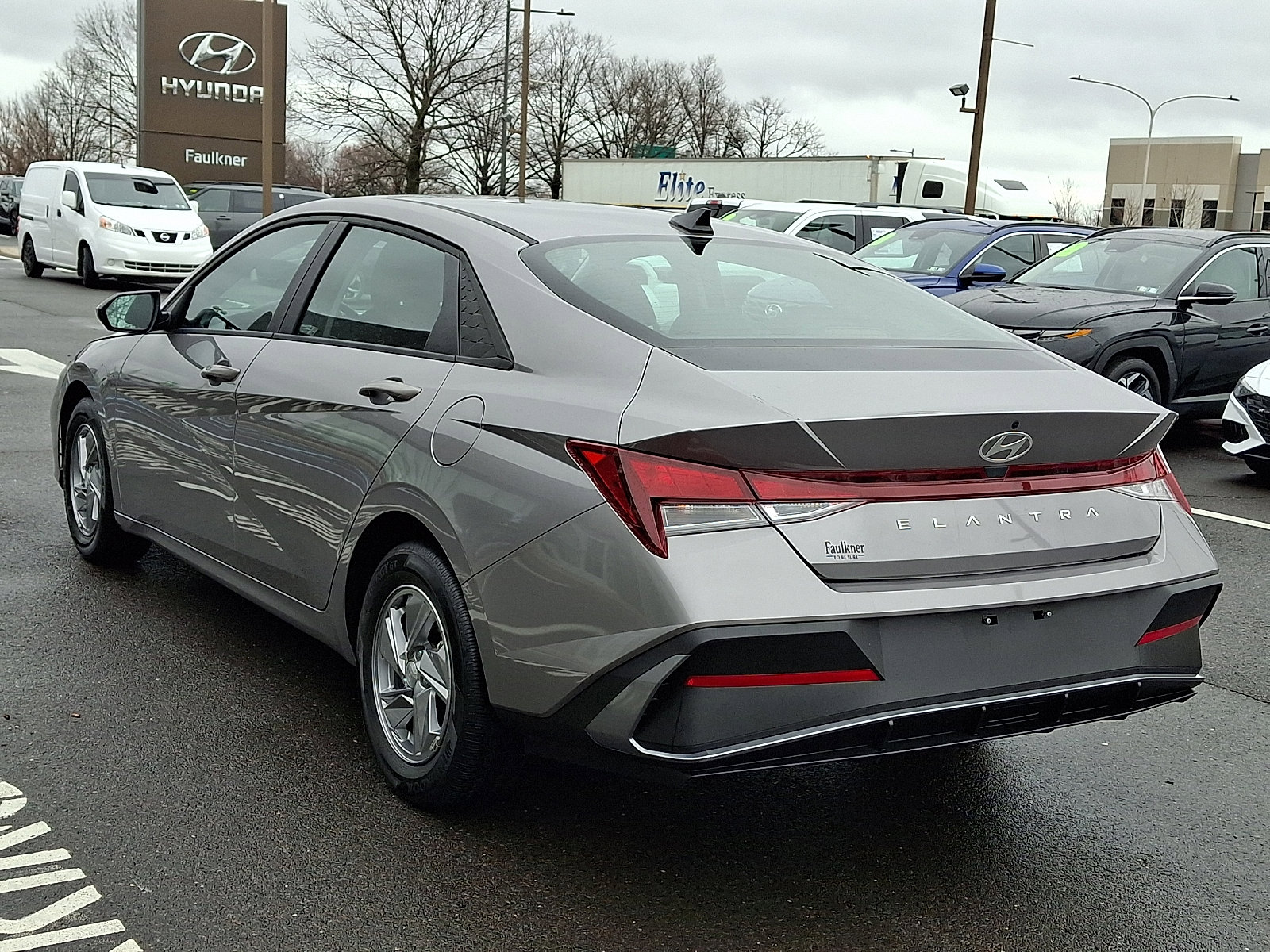 Certified 2024 Hyundai Elantra SE image 4