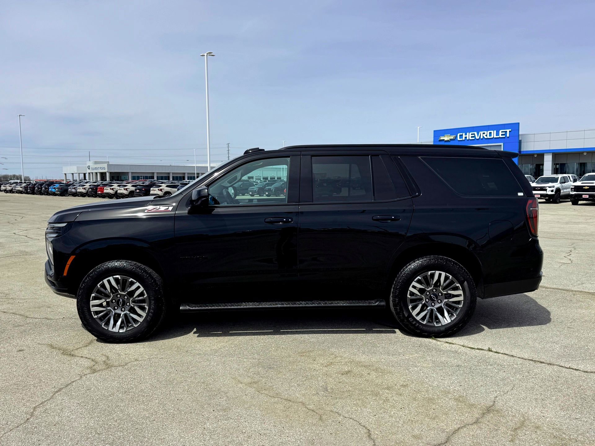 Used 2025 Chevrolet Tahoe Z71 w/ Comfort Package image 9