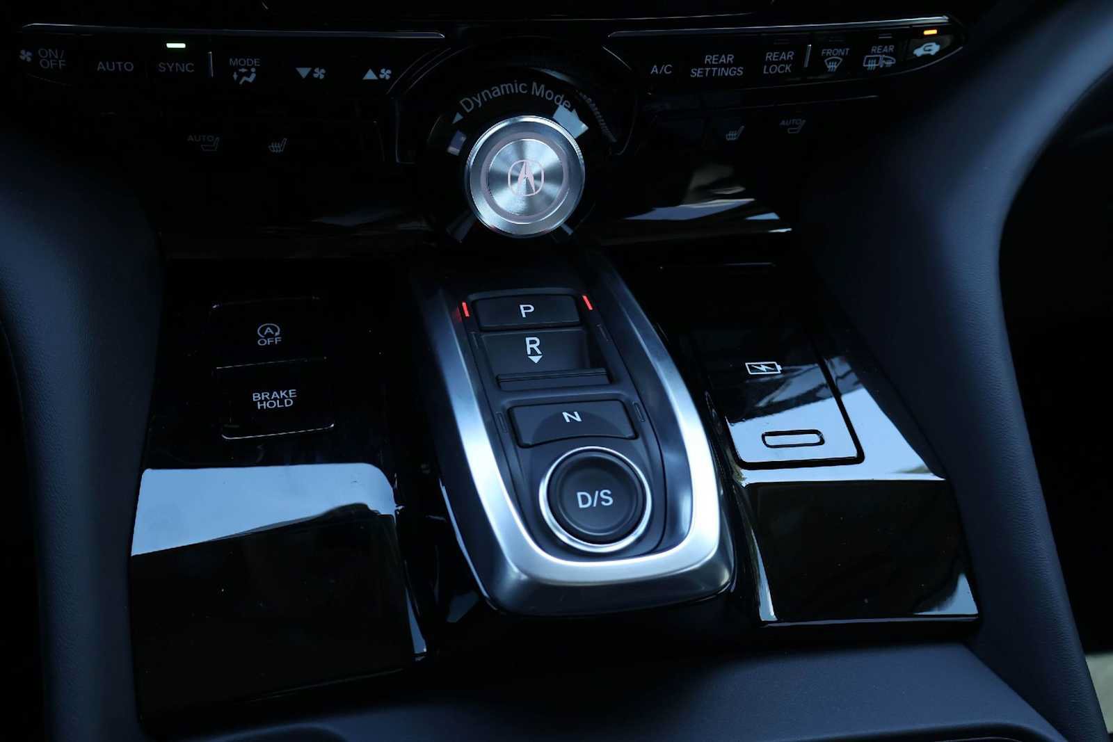 Certified 2026 Acura MDX w/ Technology Package FWD image 17