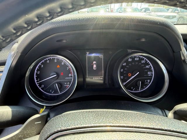 Used 2019 Toyota Camry SE image 10