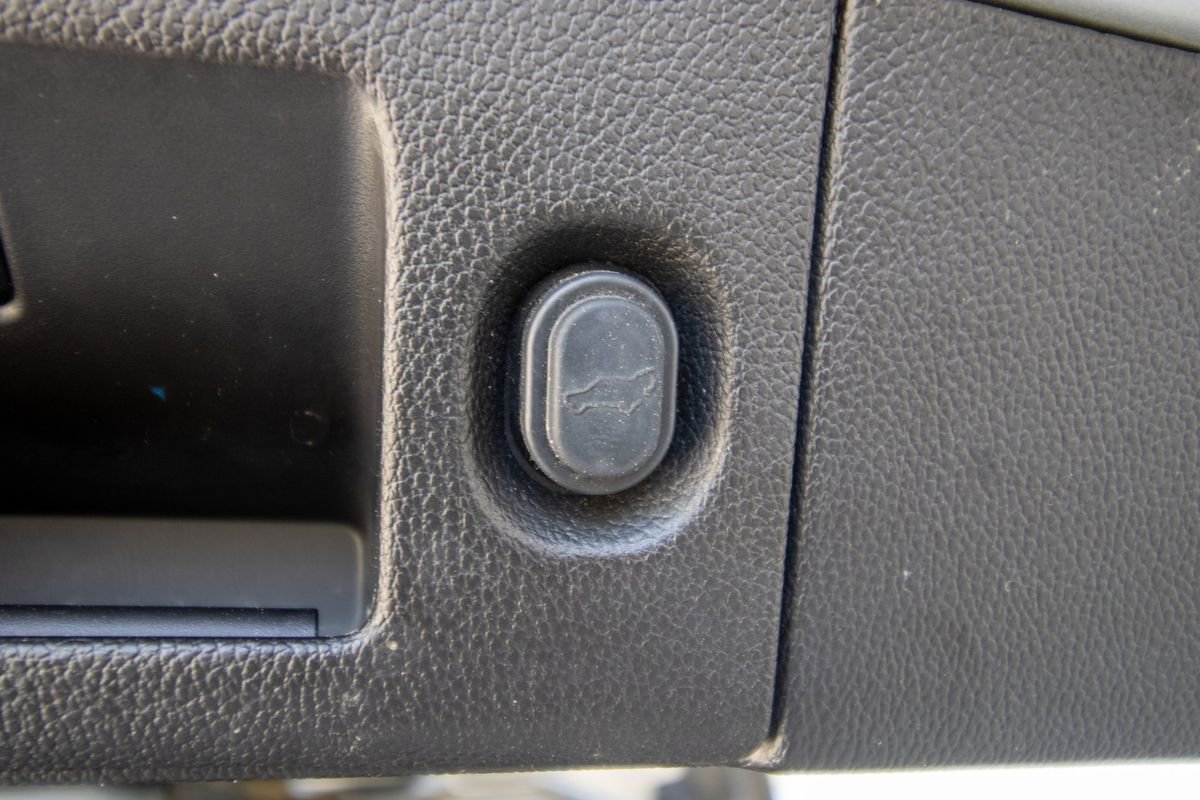 Used 2017 Chevrolet Suburban LT AWD/4WD image 55