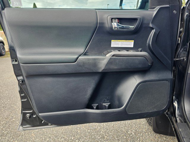 Used 2019 Toyota Tacoma TRD Off-Road AWD/4WD image 25