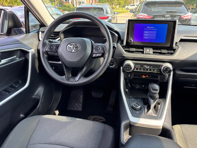 Used 2025 Toyota RAV4 XLE AWD/4WD image 11