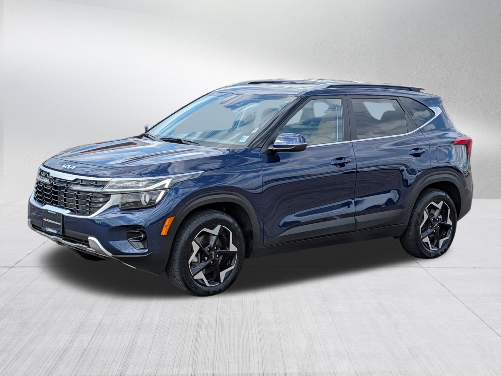 Certified 2024 Kia Seltos EX AWD/4WD image 3