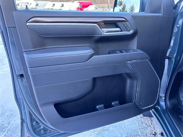 Used 2025 Chevrolet Silverado 1500 LT image 12