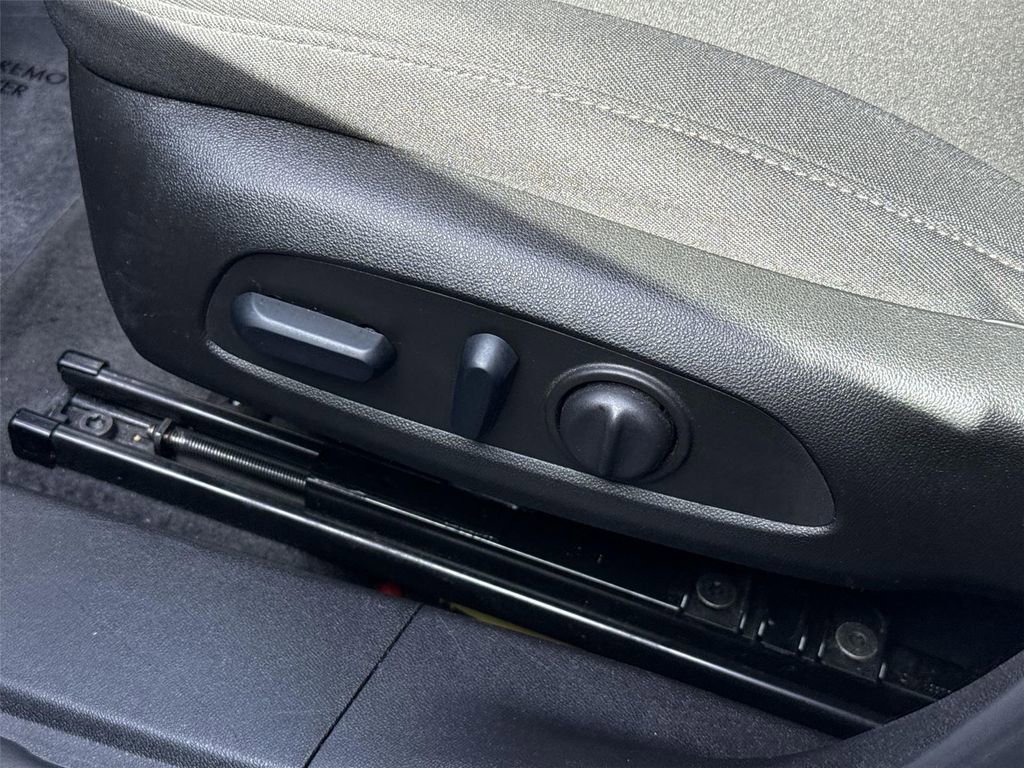 Used 2025 Chevrolet Malibu LT FWD image 31