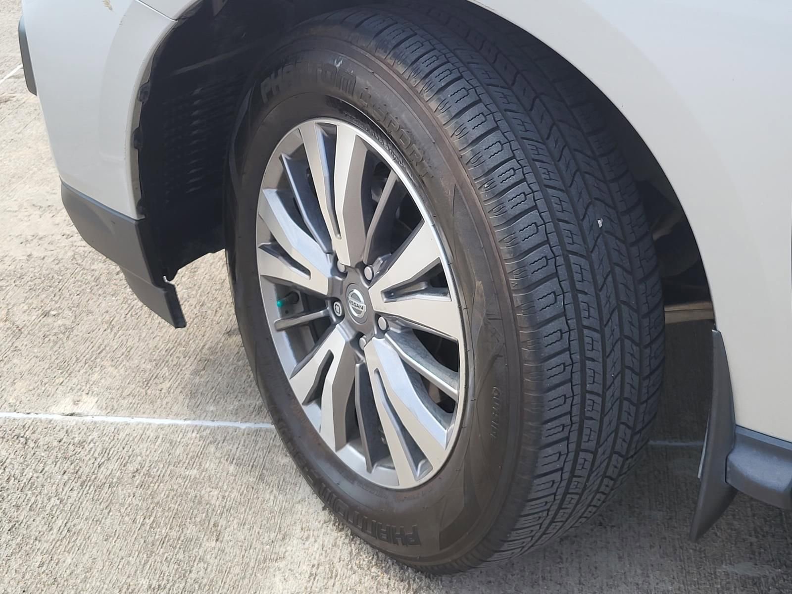 Used 2020 Nissan Pathfinder SL image 8