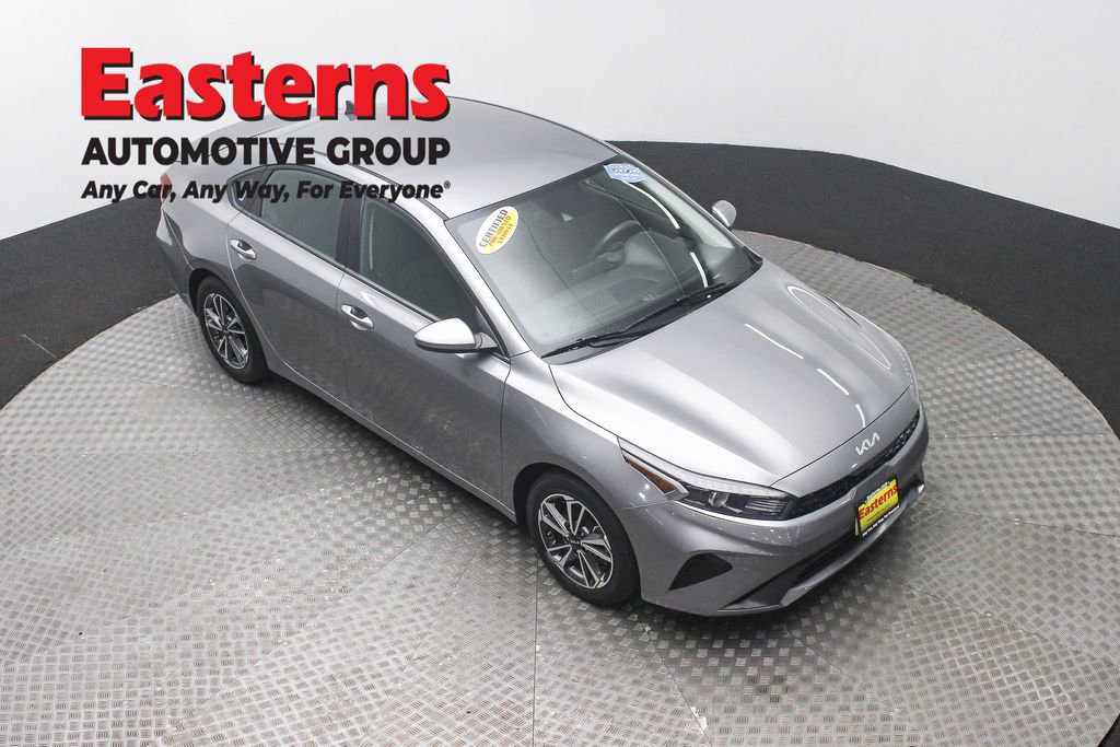 Used 2023 Kia Forte LXS image 3