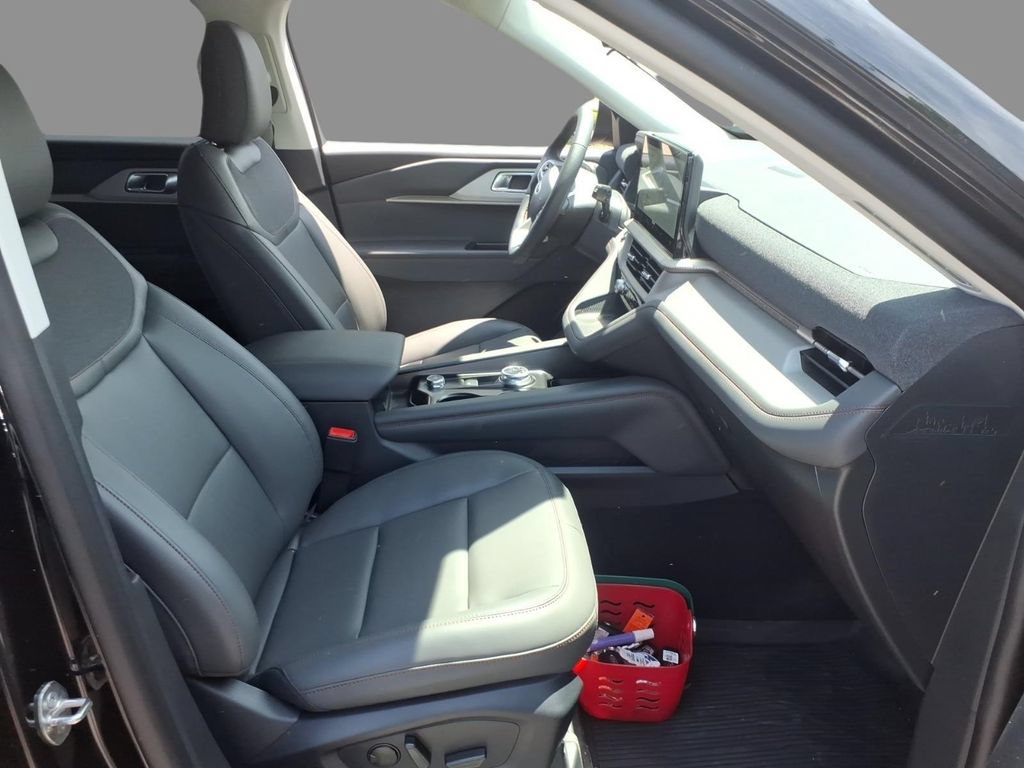 New 2026 Ford Explorer Active w/ Active Comfort Package AWD/4WD image 13
