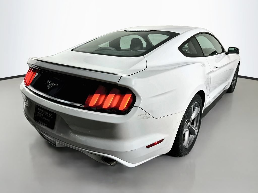 Used 2016 Ford Mustang Coupe RWD image 9