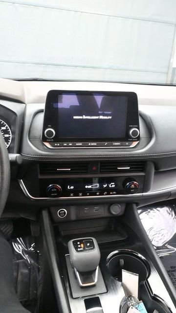 Used 2023 Nissan Rogue SV AWD/4WD image 19